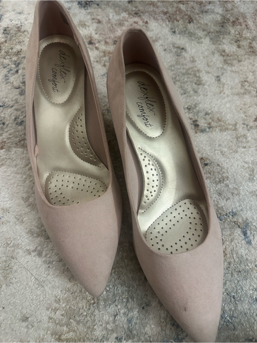 Pointed toe pumps